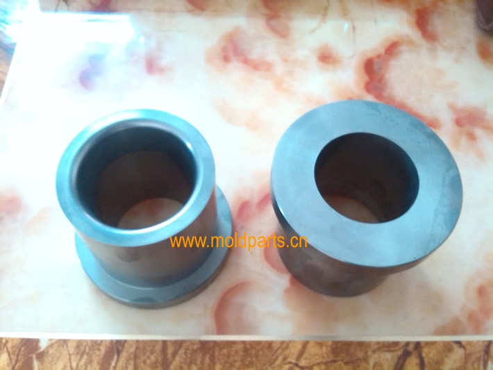 東莞大翔模具配件有限公司專業(yè)生產(chǎn)壓鑄模澆口套，壓鑄模澆口套的材質(zhì)、熱處理、硬度、標(biāo)準(zhǔn)、型號(hào)等詳情說(shuō)明和介紹，您可以通過(guò)本頁(yè)面下單留言或者發(fā)送詢/報(bào)價(jià)